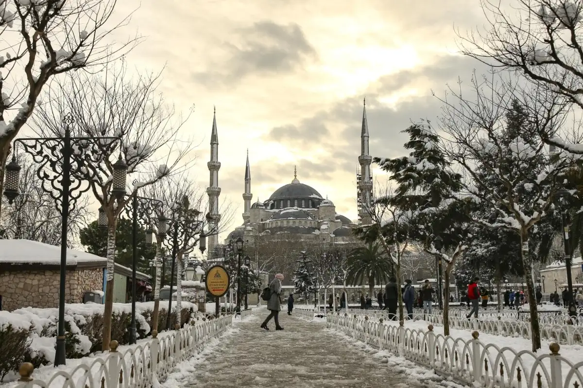 Meteoroloji'den İstanbul'a Kar Yağışı Uyarısı