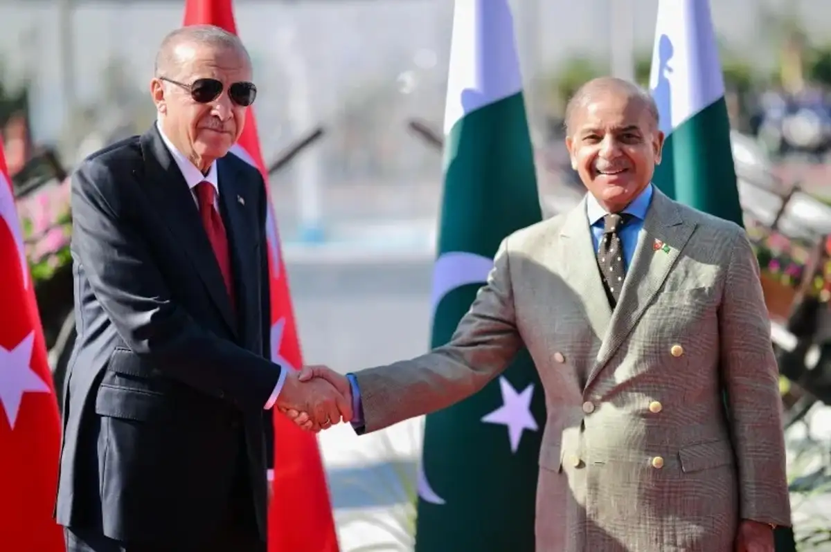 Pakistan'daki Kavşağa Cumhurbaşkanı Erdoğan'ın Adı Verildi