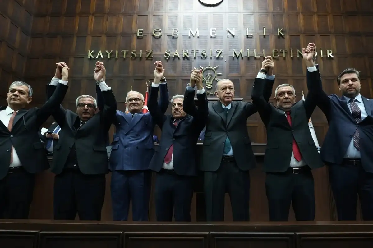 10 Belediye Başkanı AK Parti'ye Katıldı