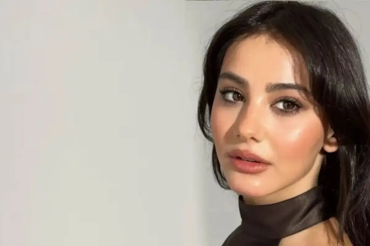 Şakir Paşa Ailesi'nin Sümbül'ü Helin Kandemir Yeni Aşkıyla Gündemde