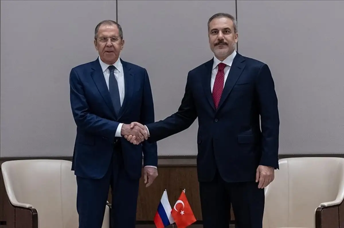 Rusya Dışişleri Bakanı Lavrov Ankara'da Bakan Fidan'la Görüştü: Savaşı Bitirecek Şartı Açıkladı