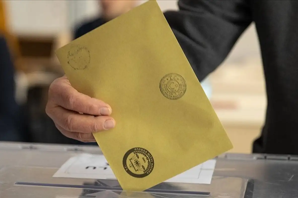 AK Parti'den 'Erken Seçim' Açıklaması: "Türkiye'nin Sorunlarını Çözmek için Siyaset Yapıyoruz"