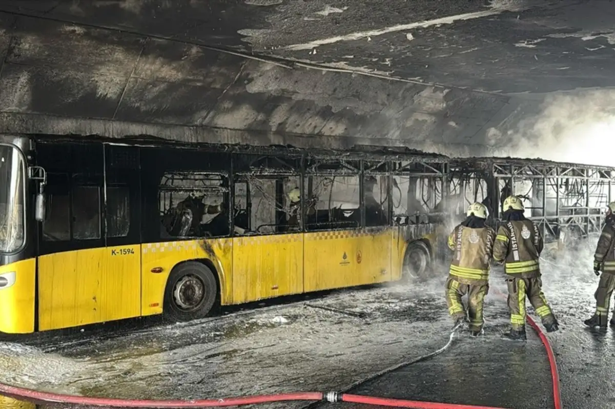 Başakşehir'de İETT Otobüsünde Yangın!