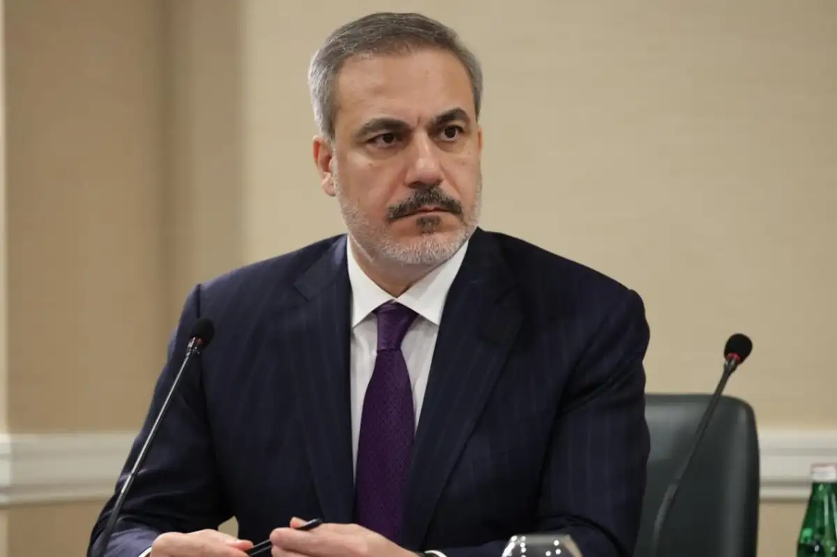 Hakan Fidan'dan İran'a Tarihi Uyarı: Camınıza Taş Atılmasını İstemiyorsanız, Başkasının Camına Taş Atmayın