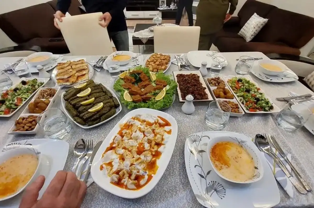 Ramazan'da Yeterli ve Dengeli Beslenme Önemli