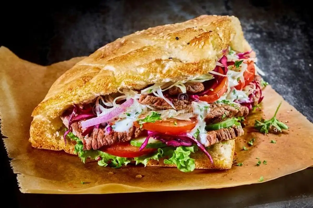 Almanya'da Ekmek Arası Döner 10 Euro'dan Satılacak!