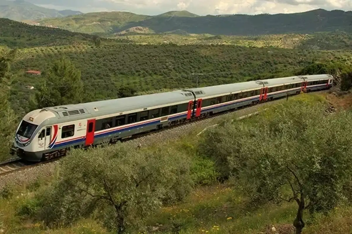 Ailelere ve Yeni Evlilere Müjde: Tren Biletleri İndirimli Satılacak