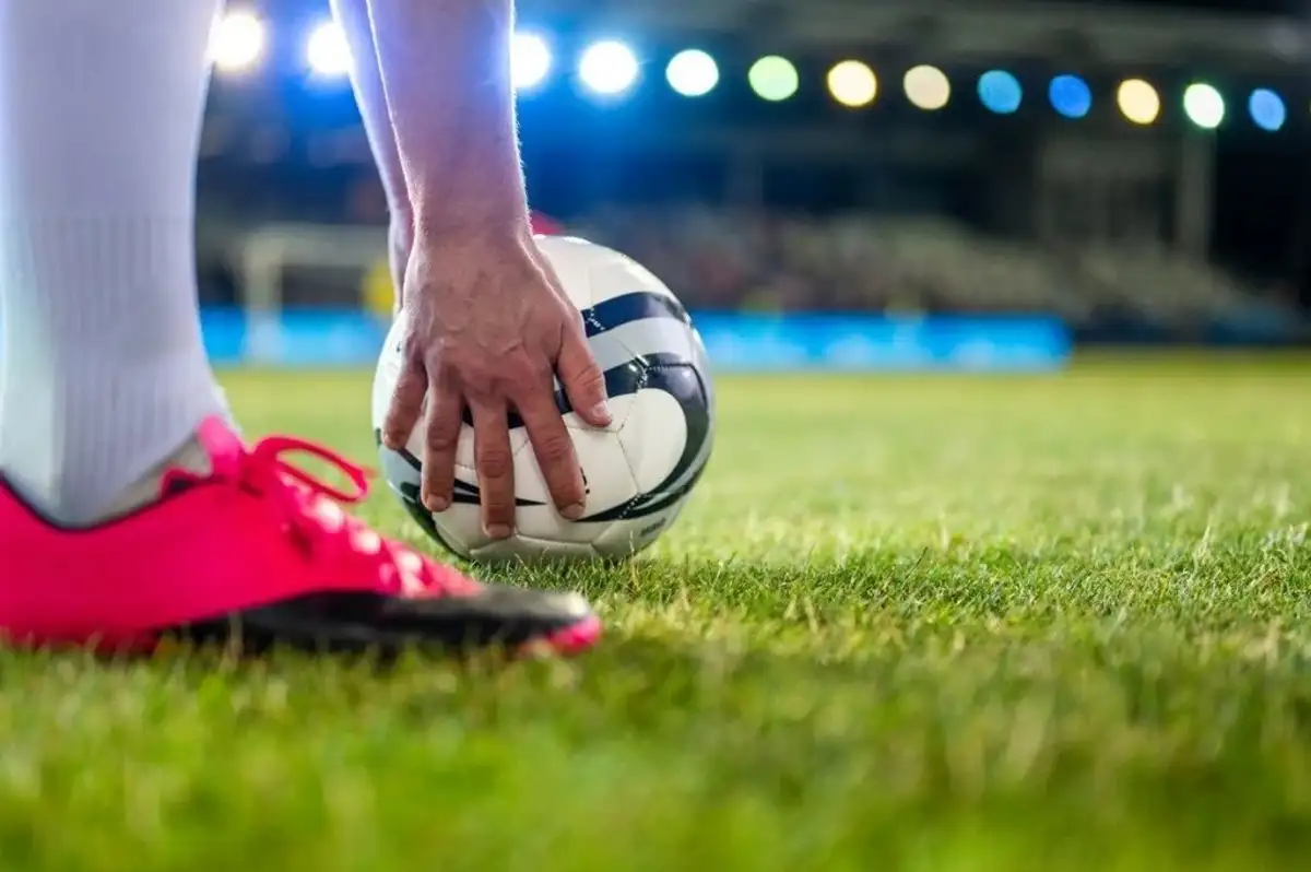 UEFA Açıkladı: Süper Lig Kulüplerinin Gelirleri Futbolculara Akıyor!