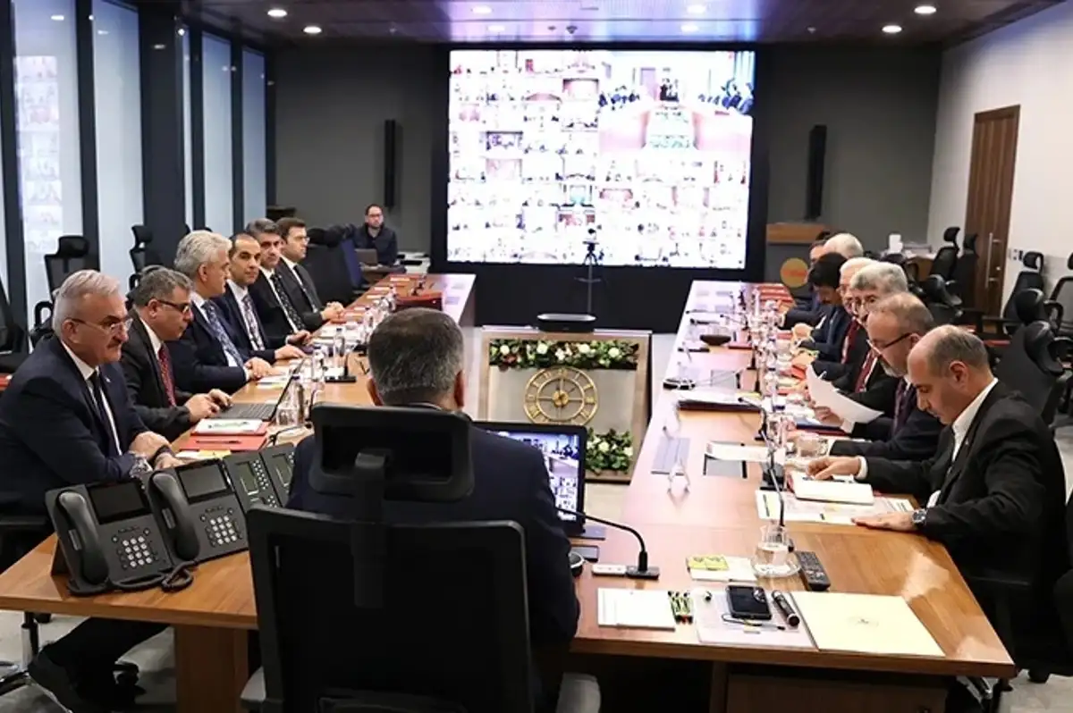 Bakan Yerlikaya: "Sahipsiz Hayvan Meselesini El Birliğiyle Çözeceğiz"