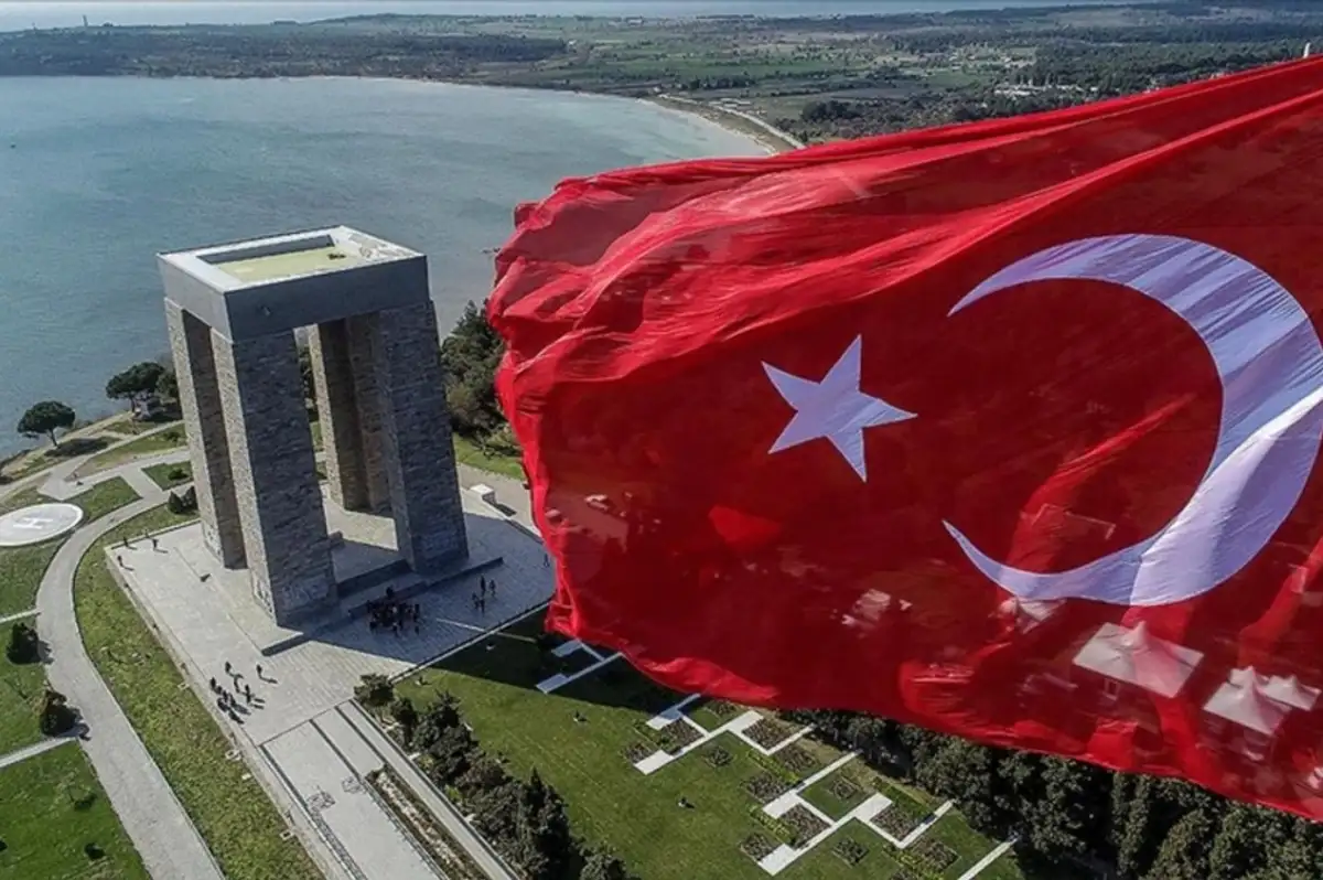 18 Mart Resmi Tatil mi? Özel ve Kamu Sektörü Çalışıyor mu, Okullar Açık mı?