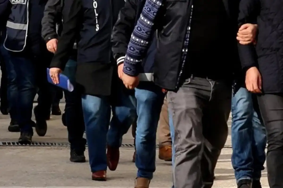 CHP'li Belediye Başkanları Gözaltına Alındı! Yolsuzluk ve Terör Soruşturmasında Son Gelişmeler