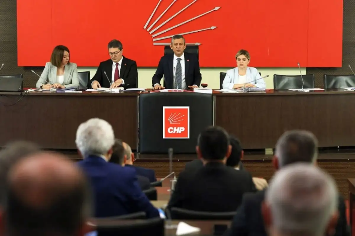 CHP Parti Meclisi, Olağanüstü Kurultay Kararını Onayladı