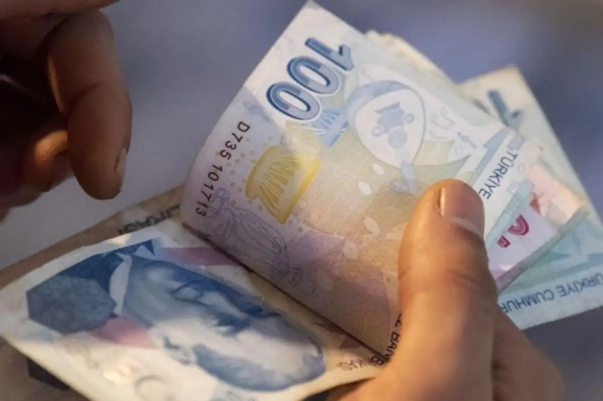 Memur Emeklilerinin Aylık ve İkramiyeleri Yatırıldı