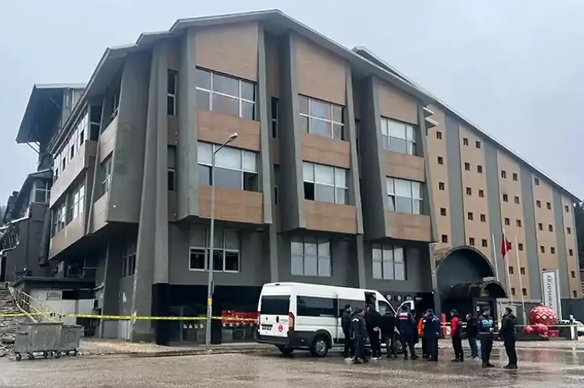 Uludağ'daki Otel Yangınında Hayatını Kaybeden Baba-Oğuldan Sonra Anneden de Acı Haber Geldi