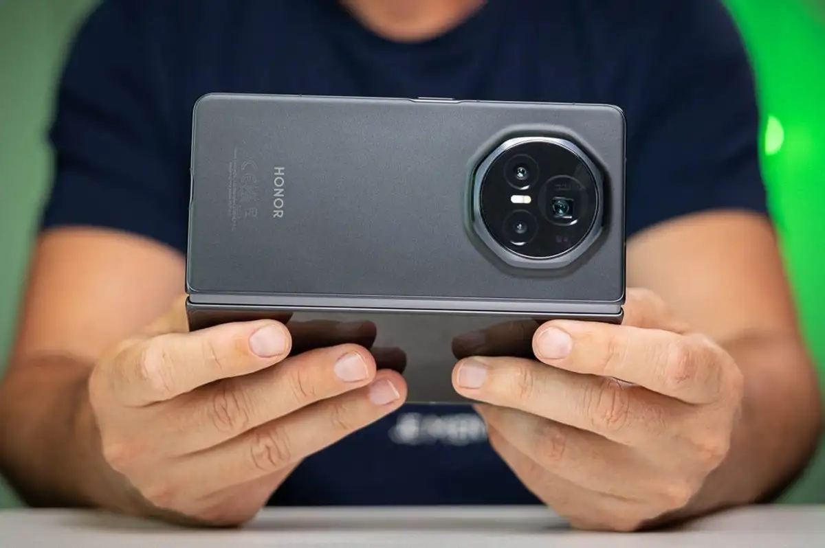 Honor Magic V5 Üzerinde Çalışıyor