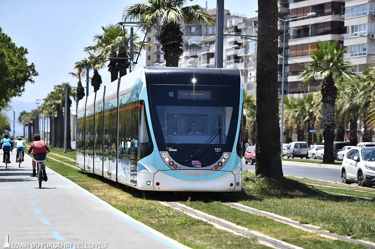 İzmir'de Ulaşıma Zam Geldi