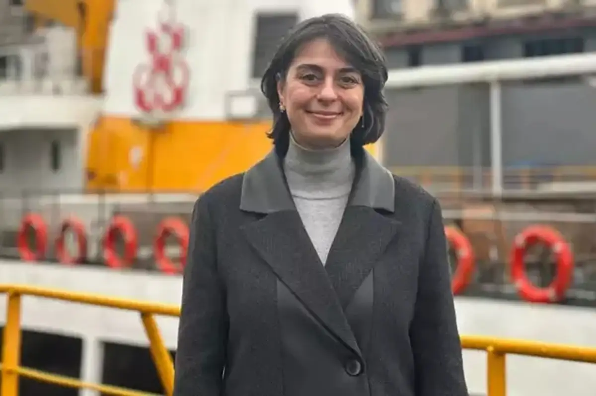 Üsküdar Belediye Başkanı Sinem Dedetaş Hakkında Çirkin Sözler! "Twerk Dansı Yaparak Çalışanlarının Maaşını Ödesin"