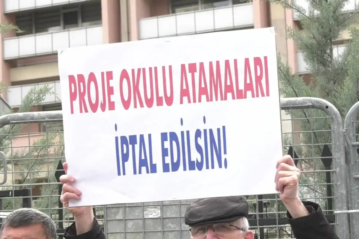 CHP'den Proje Okulları Atamalarına Yargı Hamlesi