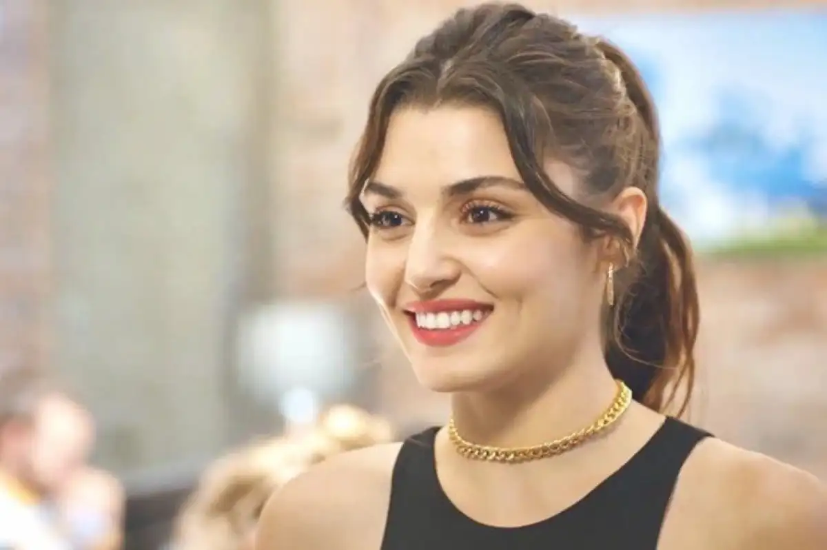 Hande Erçel Yeni Filmi için İmaj Değiştirdi: Kısa Saçlı Haliyle Görülünce Panikledi
