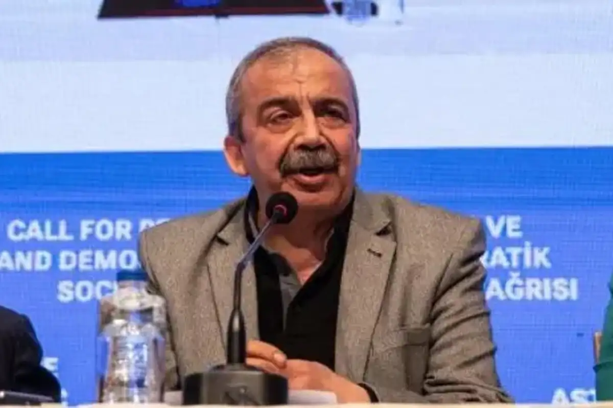 Sırrı Süreyya Önder Kalp Krizi Geçirdi! Ameliyat Sonrası Doktorundan Açıklama Geldi