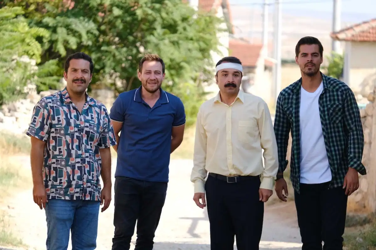 Gönül Dağı Dizisinin Set Aracı Kaza Yaptı! Berk Atan Hastanelik Oldu