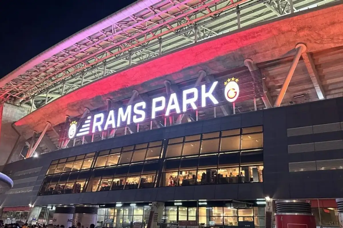Galatasaray Stadında Büyük Değişiklik: Kapasitesi Artacak!