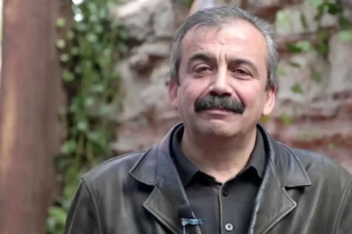 Sırrı Süreyya Önder'den Şok Gelişme!