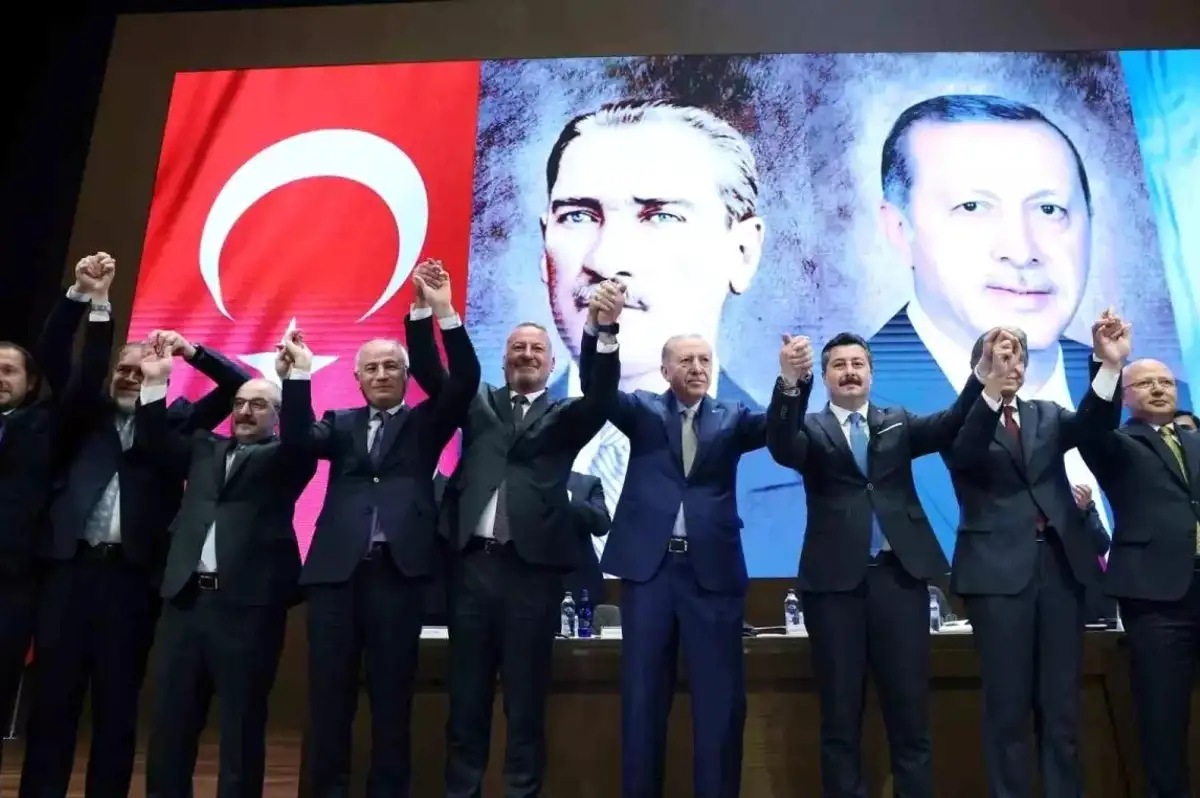 İYİ Parti'den İstifa Eden İki İsim AK Parti'ye Katıldı