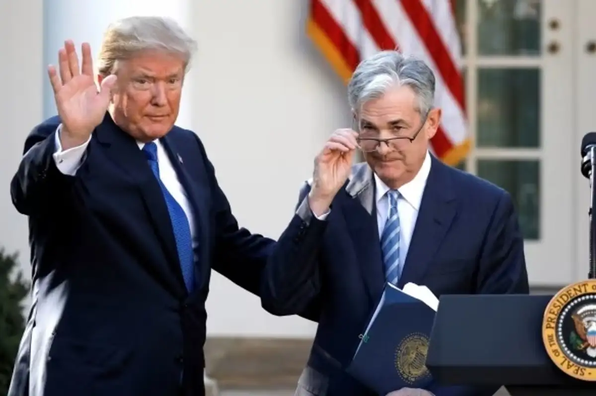 Trump'tan Fed Başkanı Powell'a Sert Sözler: "Tam Bir Ezik!"