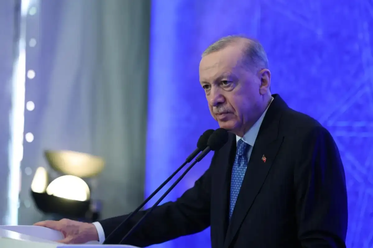 Cumhurbaşkanı Erdoğan'dan Deprem Açıklaması: "Siyaset Zamanı Değil, Dayanışma Zamanı"