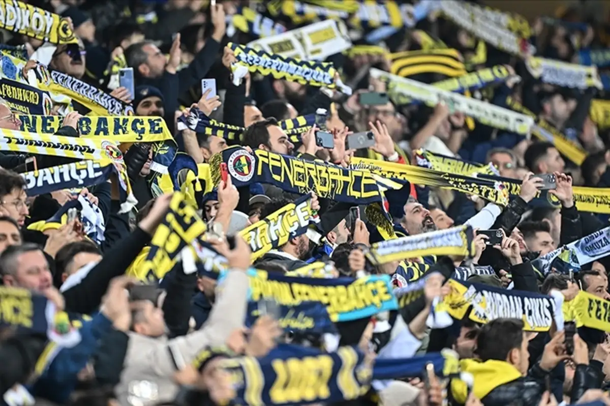 Fenerbahçe Taraftarından 'Yönetim İstifa' Tezahüratı