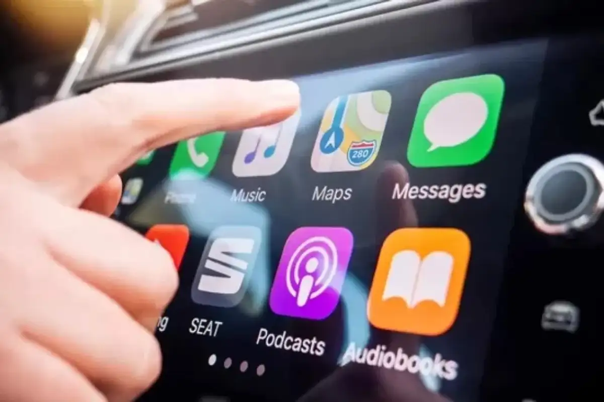 Apple CarPlay, iOS 18.4 ile 3 Güncelleme Aldı