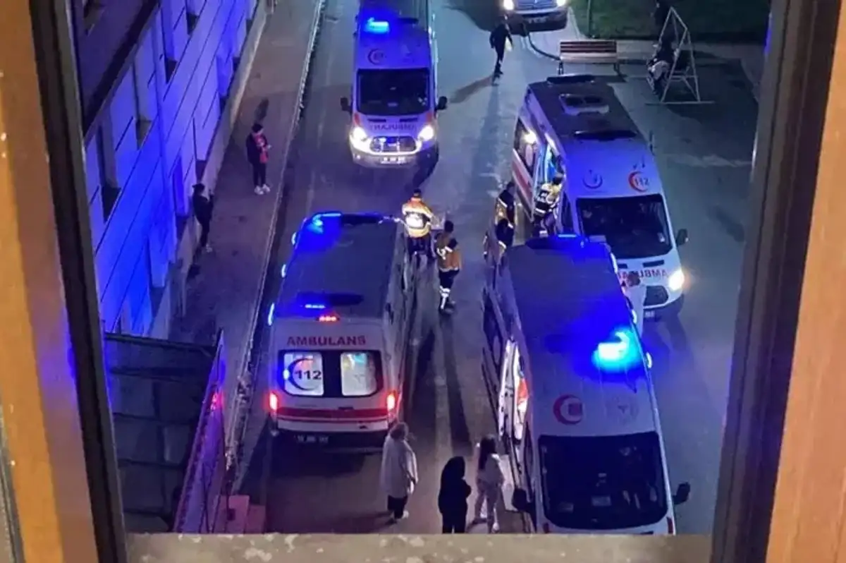 Sivas'ta KYK Yurdunda Gıda Zehirlenmesi: 53 Öğrenci Hastaneye Kaldırıldı
