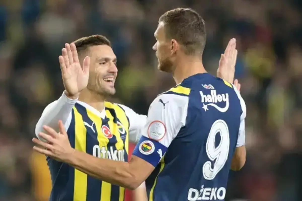 Fenerbahçe Yeni Sezon Planını Kurdu: İşte Ayrılığı Kesinleşen 2 İsim!