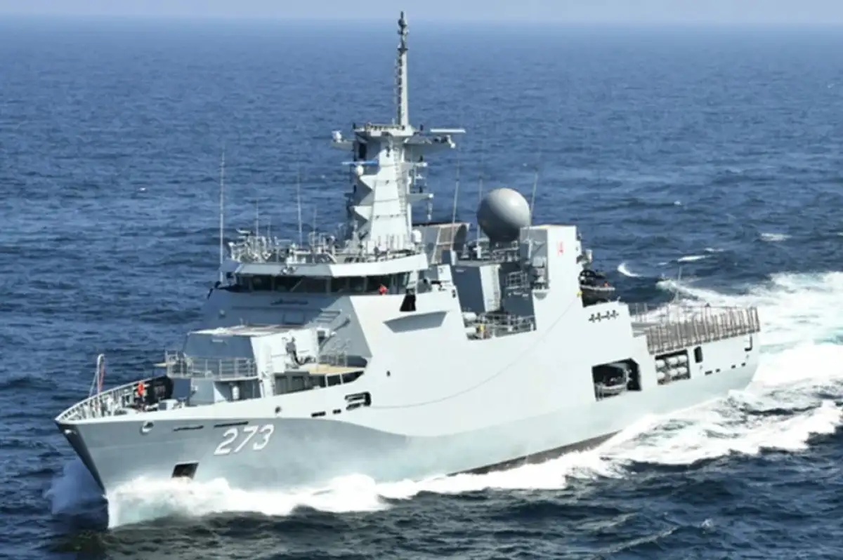 Türk Savaş Gemisi TCG BÜYÜKADA, Pakistan Karaçi Limanı'nda