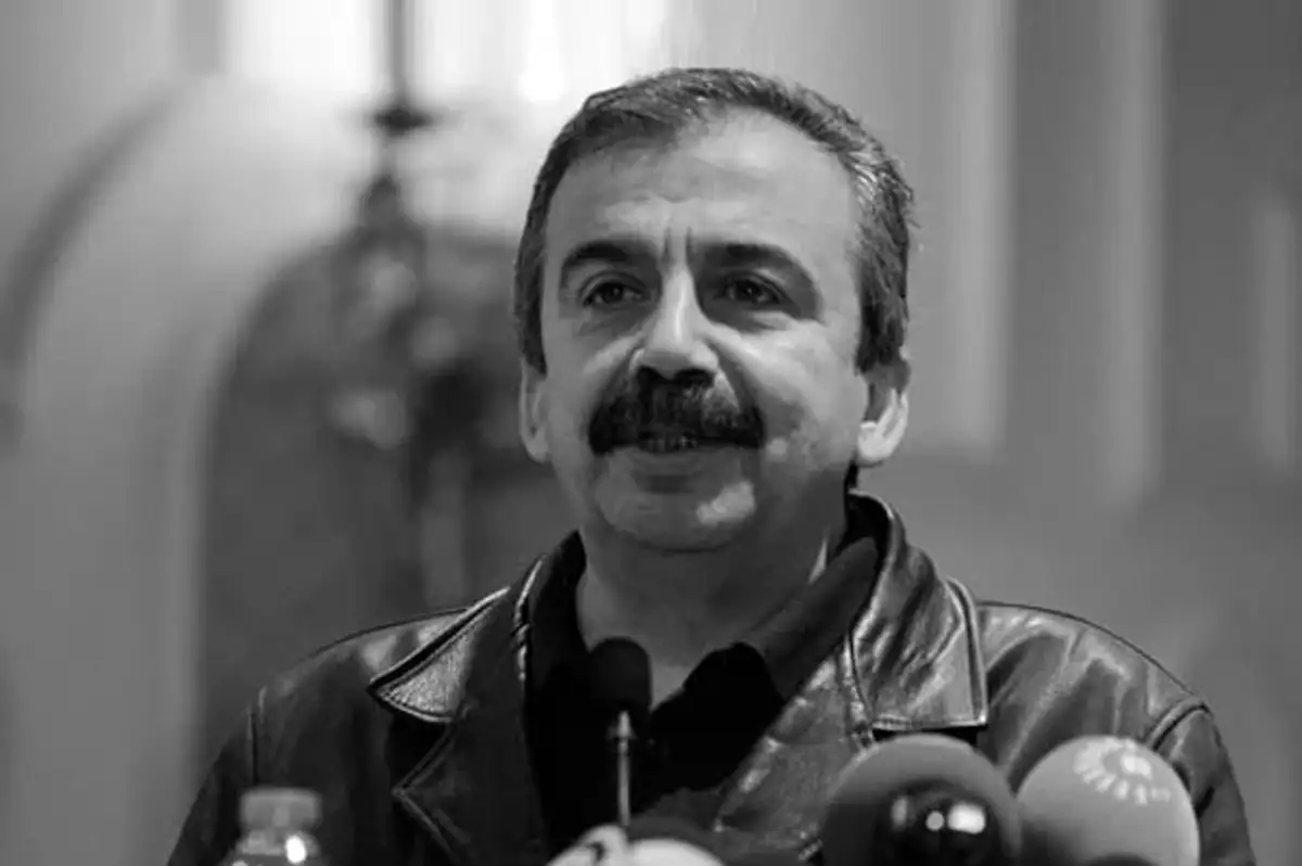 Sırrı Süreyya Önder'in Adı Diyarbakır'da Bir Caddeye Verilecek