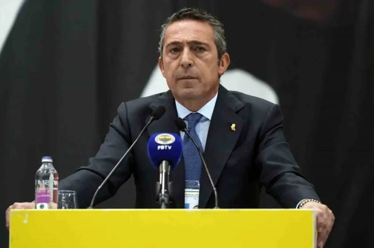 Fenerbahçe'de Derbi Yenilgisi Sonrası Kriz: Seçim Çağrıları Yükseliyor
