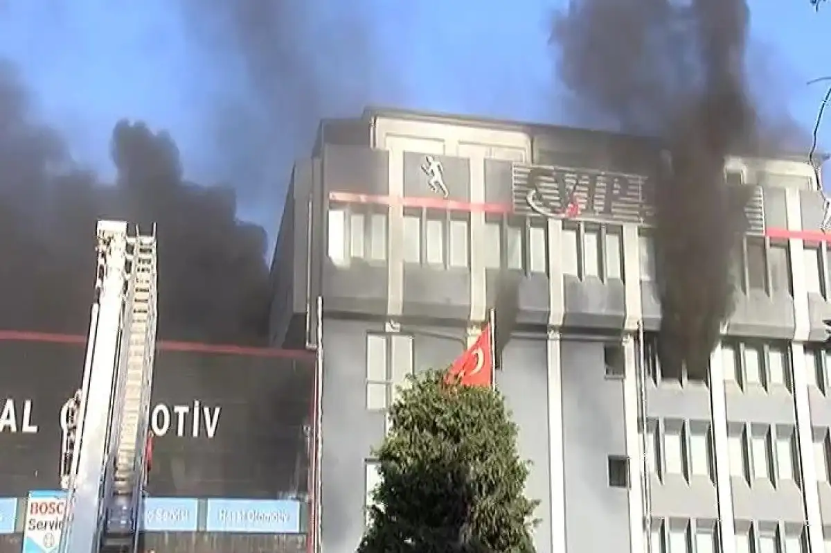 İstanbul Bağcılar'da Fabrikada Yangın