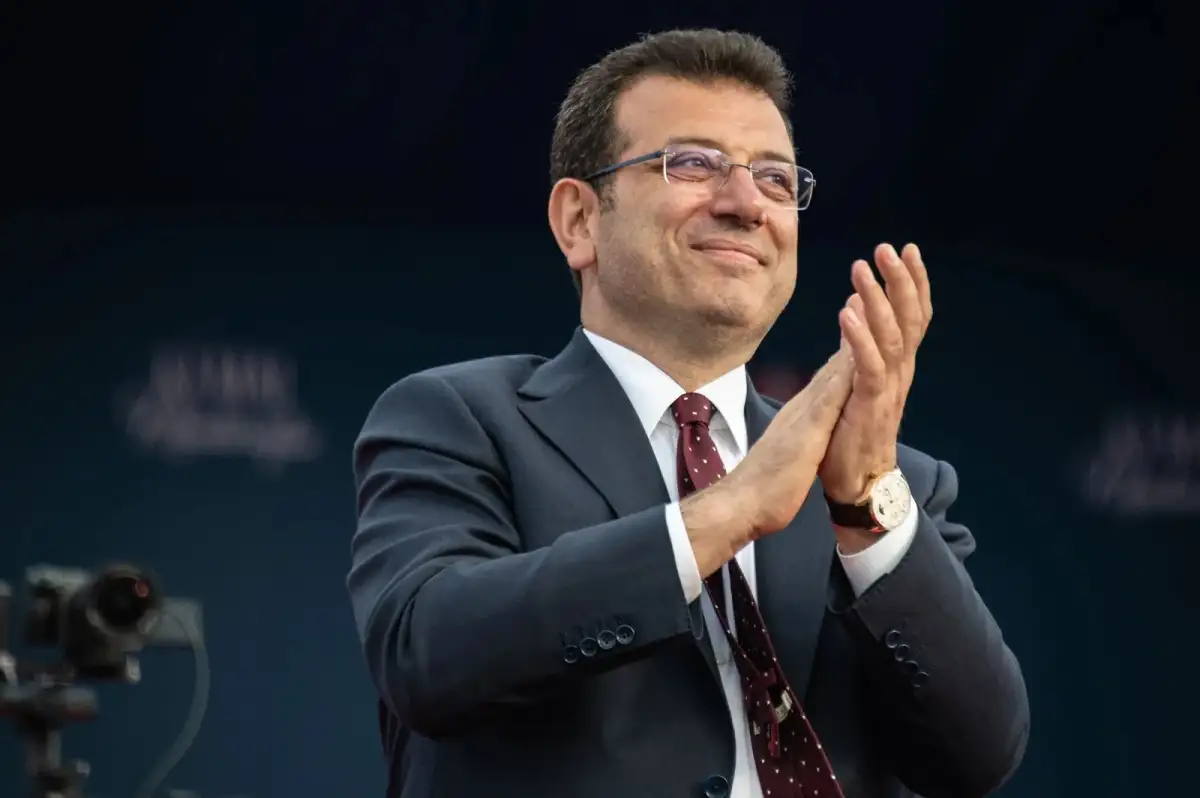 İmamoğlu'ndan Gençlere Mesaj: "Hazırlanın, Büyük Bir Yolculuğa Çıkıyoruz!"