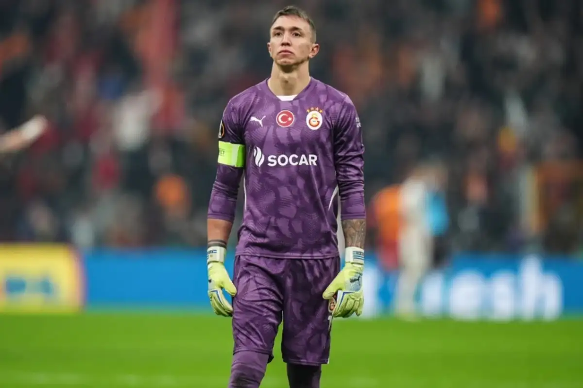 Fernando Muslera Türk Futbol Tarihine Geçmeye Yakın