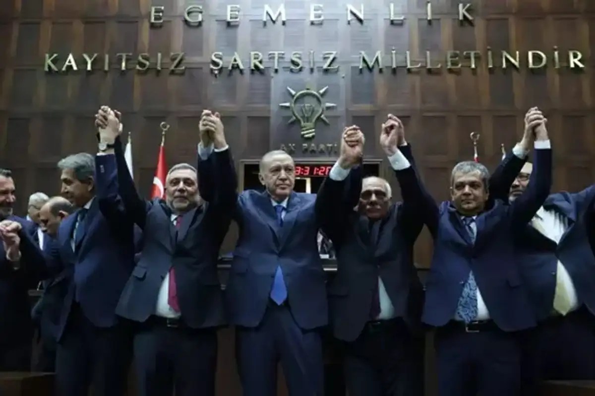 Hasan Ekici ve 4 Belediye Başkanı AK Parti'ye Geçti