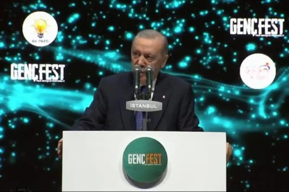 GENÇFEST'te Konuşan Cumhurbaşkanı Erdoğan'dan Gençlere Mesaj: "Türkiye Yüzyılı'nın Teminatı Sizsiniz"