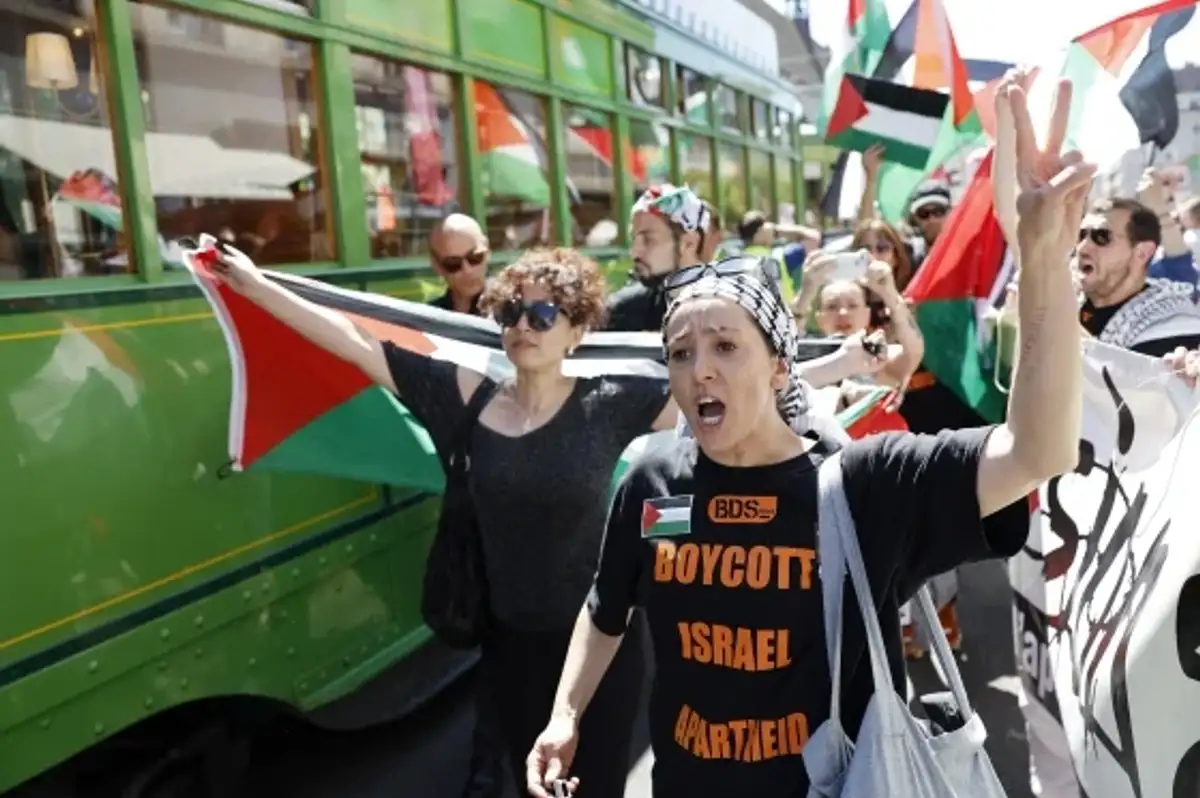 İsviçre'de İsrail'in Eurovision'a Katılması Protesto Ediliyor