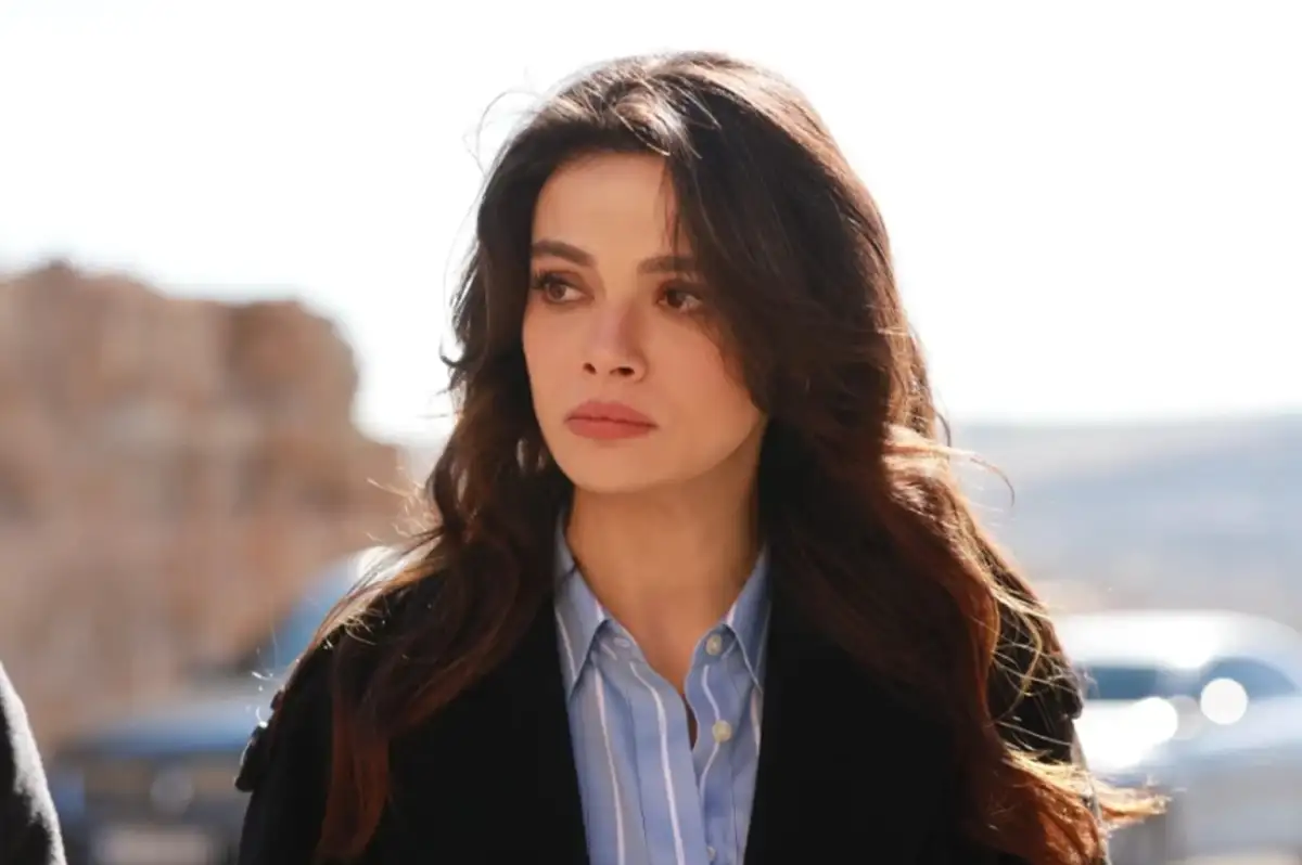 Uzak Şehir'in Alya'sı Sinem Ünsal Cannes Yolcusu