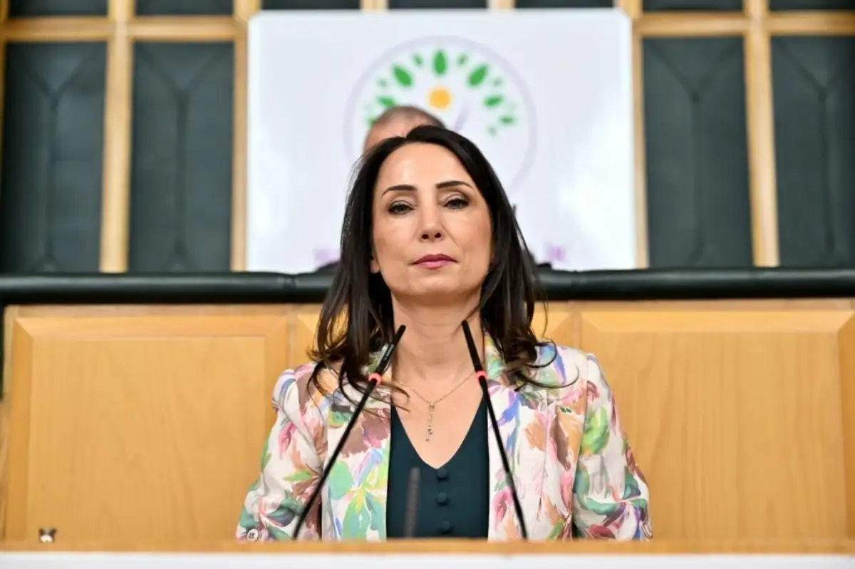 Tülay Hatimoğulları'ndan "Free İmamoğlu" Tartışmasına Açıklık