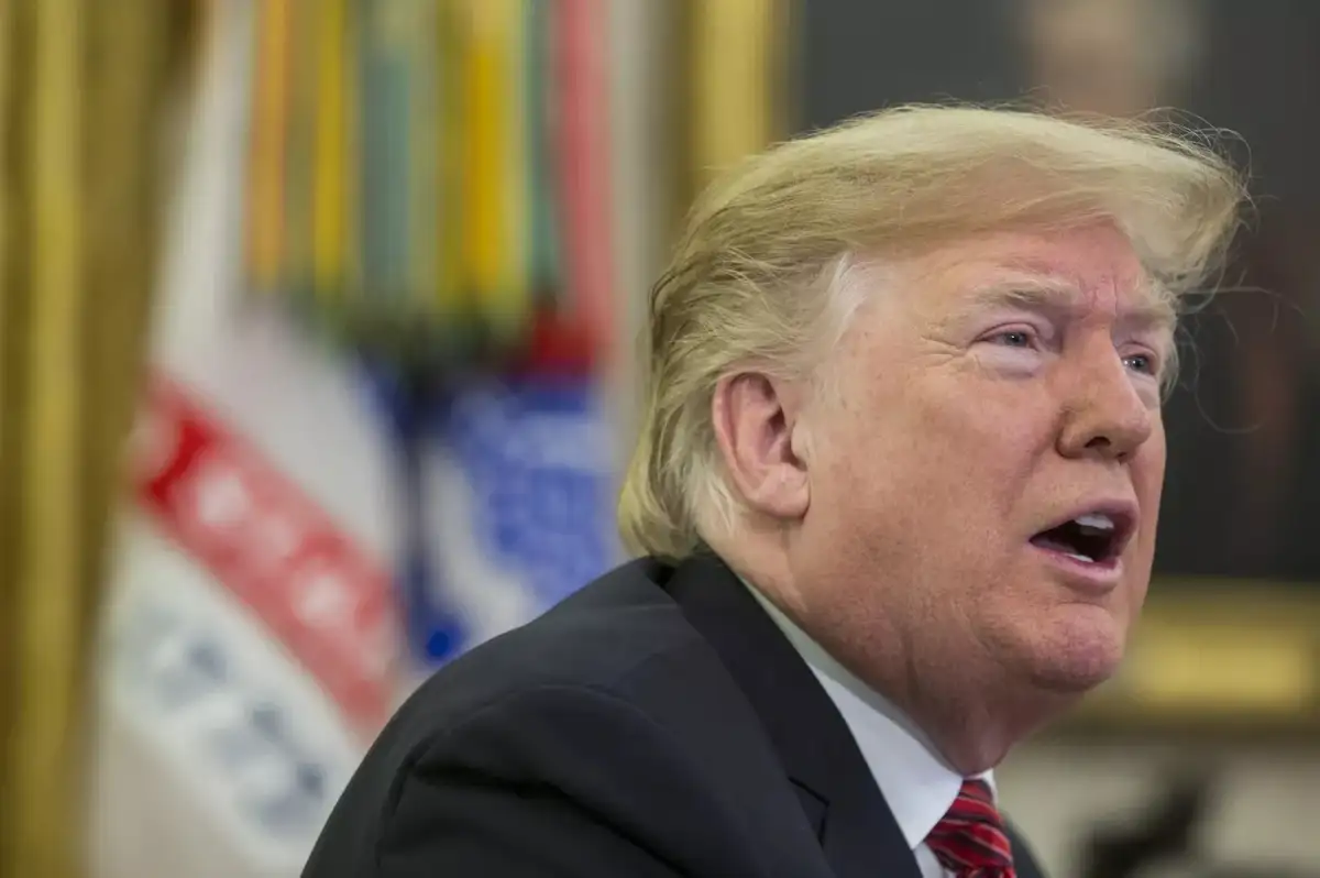 Trump'ın Akıllı Telefon Tarifesi O Markaları Baltaladı!