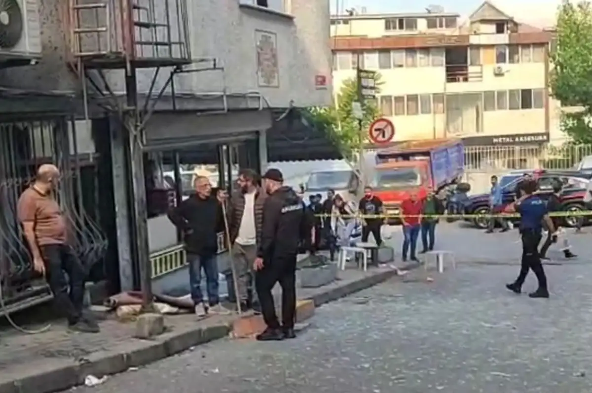 Güngören'de İş Yerinde Patlama!