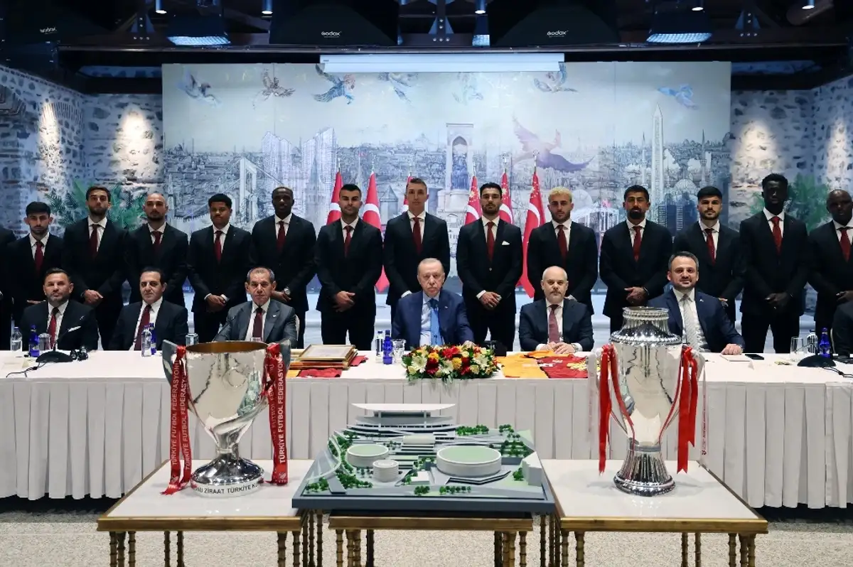 Cumhurbaşkanı Erdoğan'dan Galatasaray'a Tebrik Ziyareti
