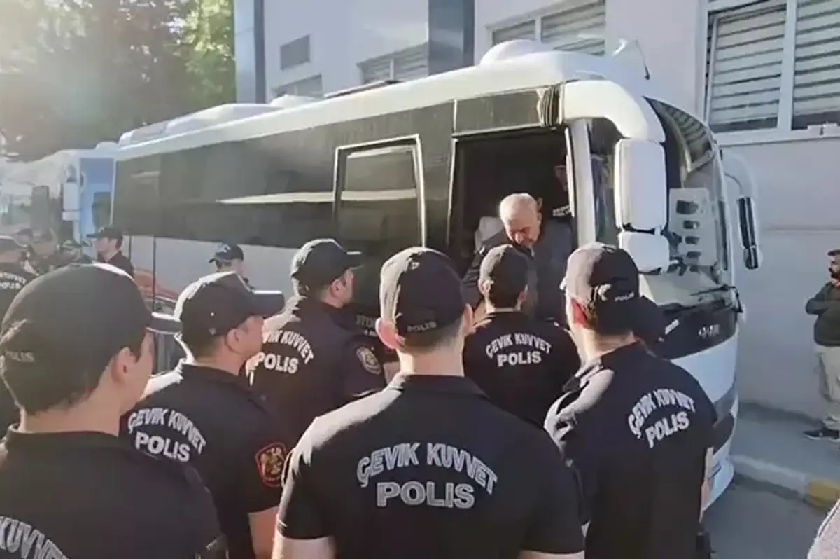 CHP'li Belediyelere Operasyonda Gözaltı Sayısı Yükseldi