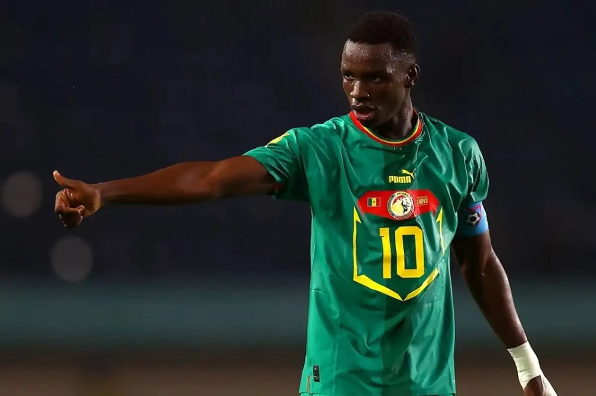 Fenerbahçe'den Geleceğe Yatırım: 16 Yaşındaki Amara Diouf İstanbul'da! İmzalar Atılıyor